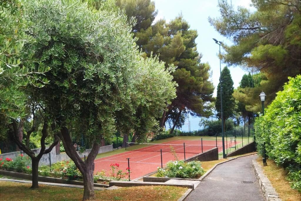 شقة Casaviva - Beautiful Bilo With Shared Pool In Genova Nervi المظهر الخارجي الصورة